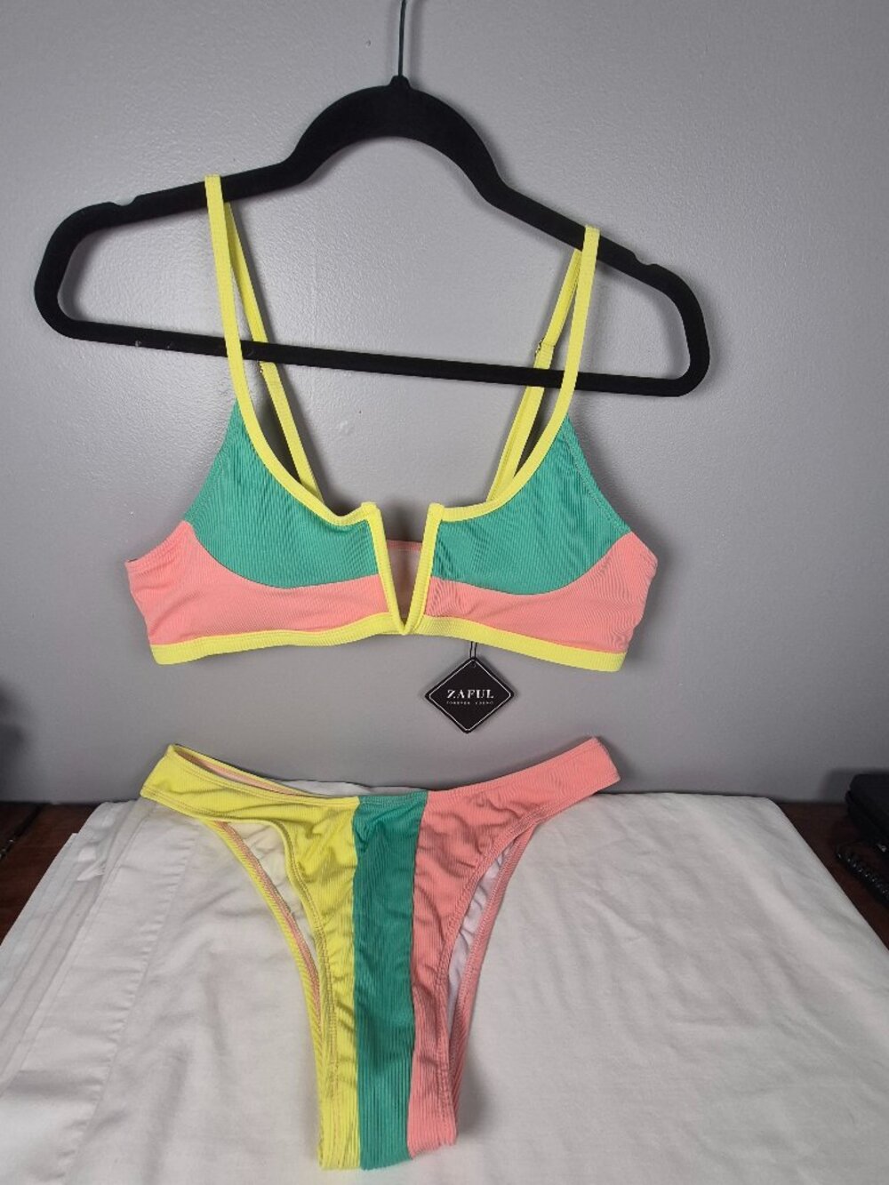 Zaful XL Colorblock Ribbed Bikini Set V-Notch High Cut Two Piece Swimsuit NEW